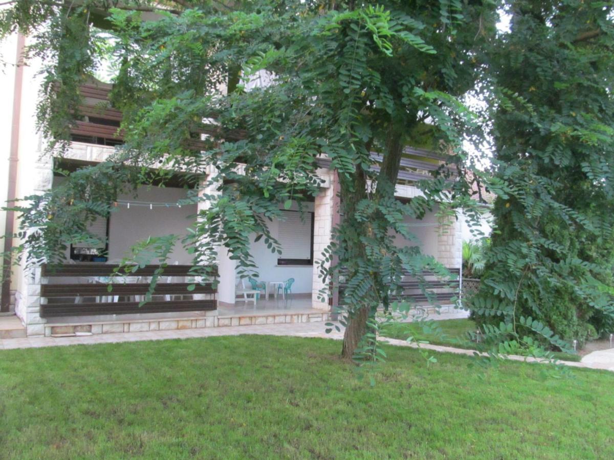 Apartments Zvezdica*** With Garden Zambratija  Exteriér fotografie